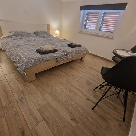Apartmani Carla Medulin Buitenkant foto